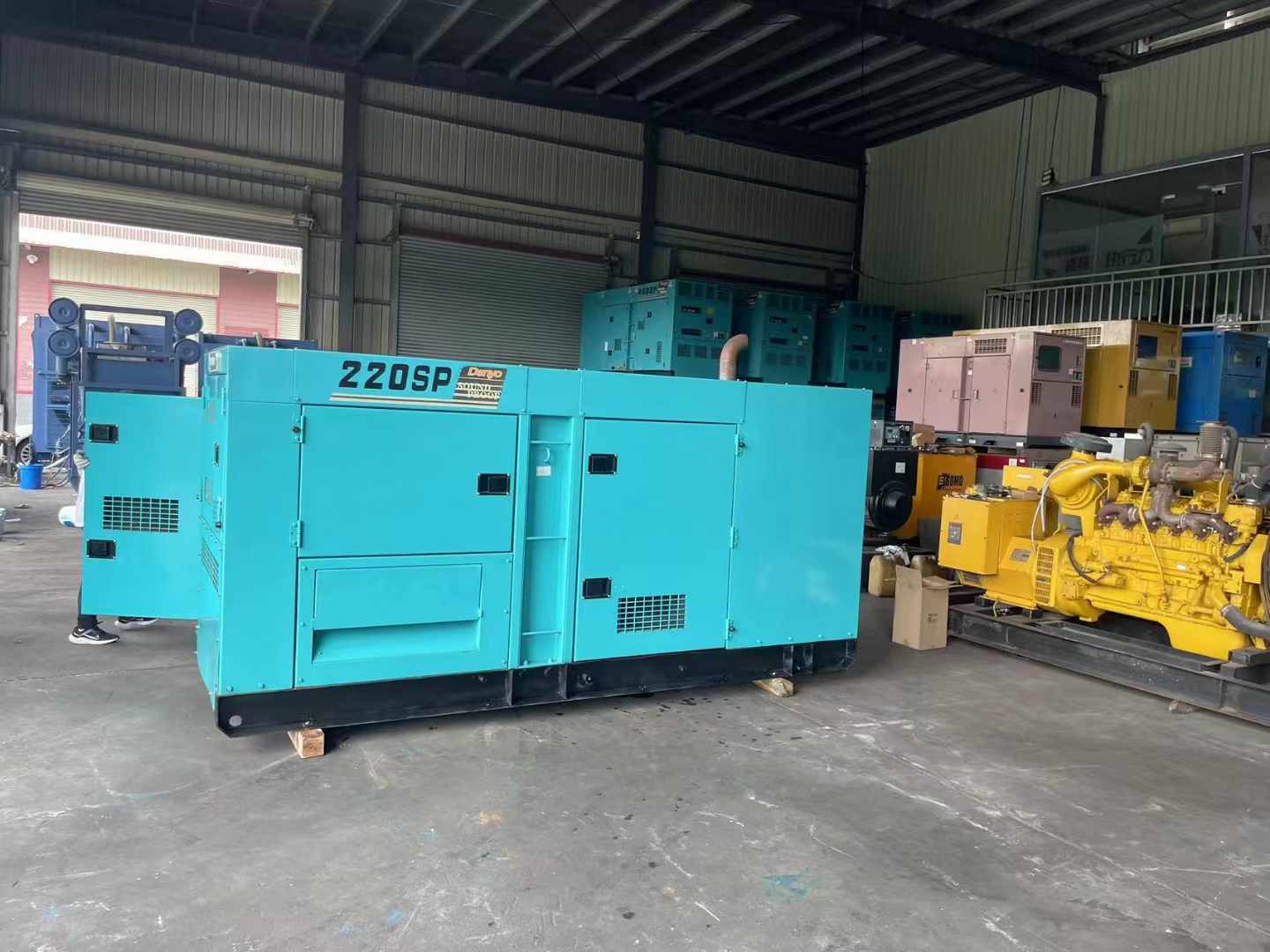 清镇柴油发电机组长期不间断运行时，如何监控其温度和压力？