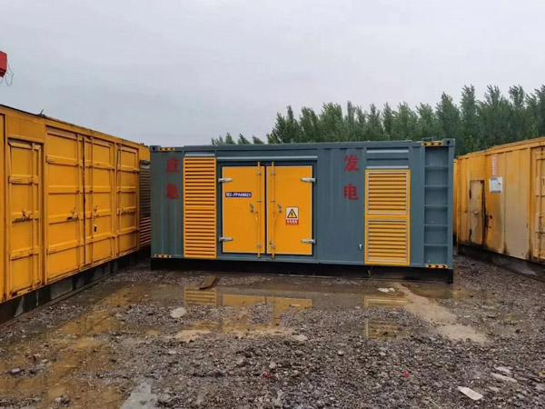 清镇柴油发电机如何判断干式空气滤清器是否需要更换？